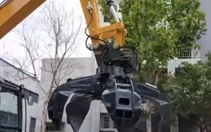 Expositor de escavadeira com garra de sucata